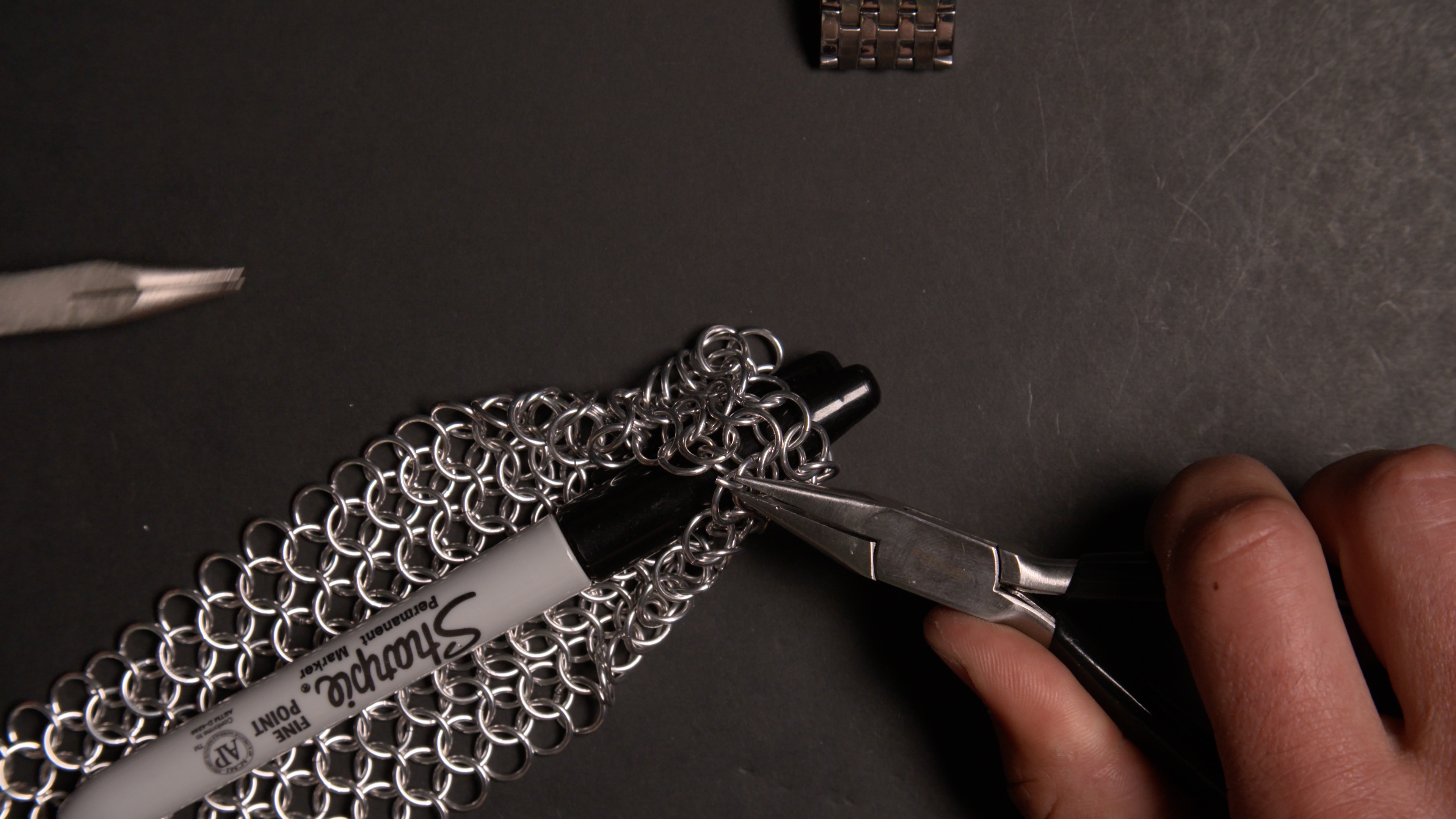 How to make a chainmail tie6.jpg