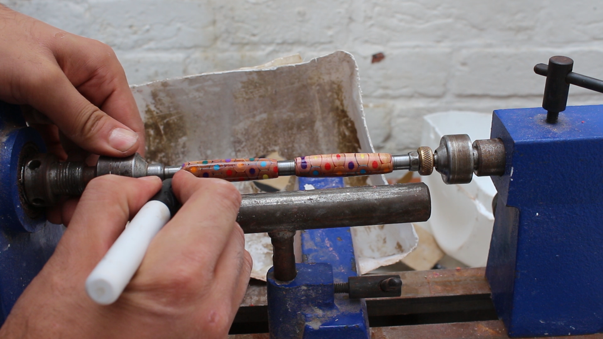 How to make a pen with coloured pencils 25.bmp