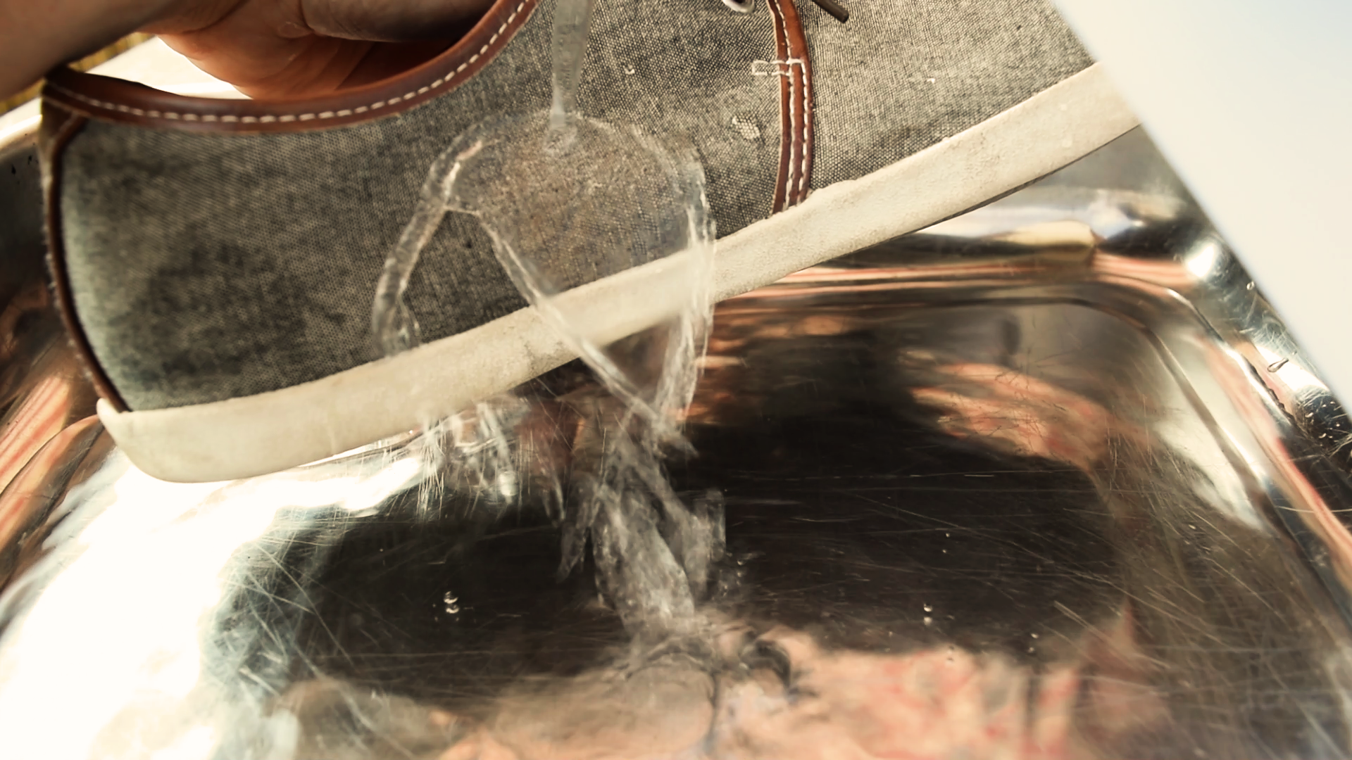 How to make your shoes waterproof_freeze6.bmp