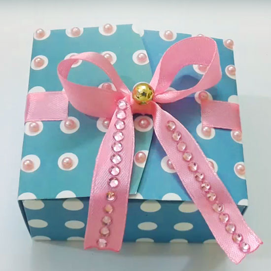 How-to-Make-a-Paper-Gift-Box-Using-Template-stylenrichDIY.jpg