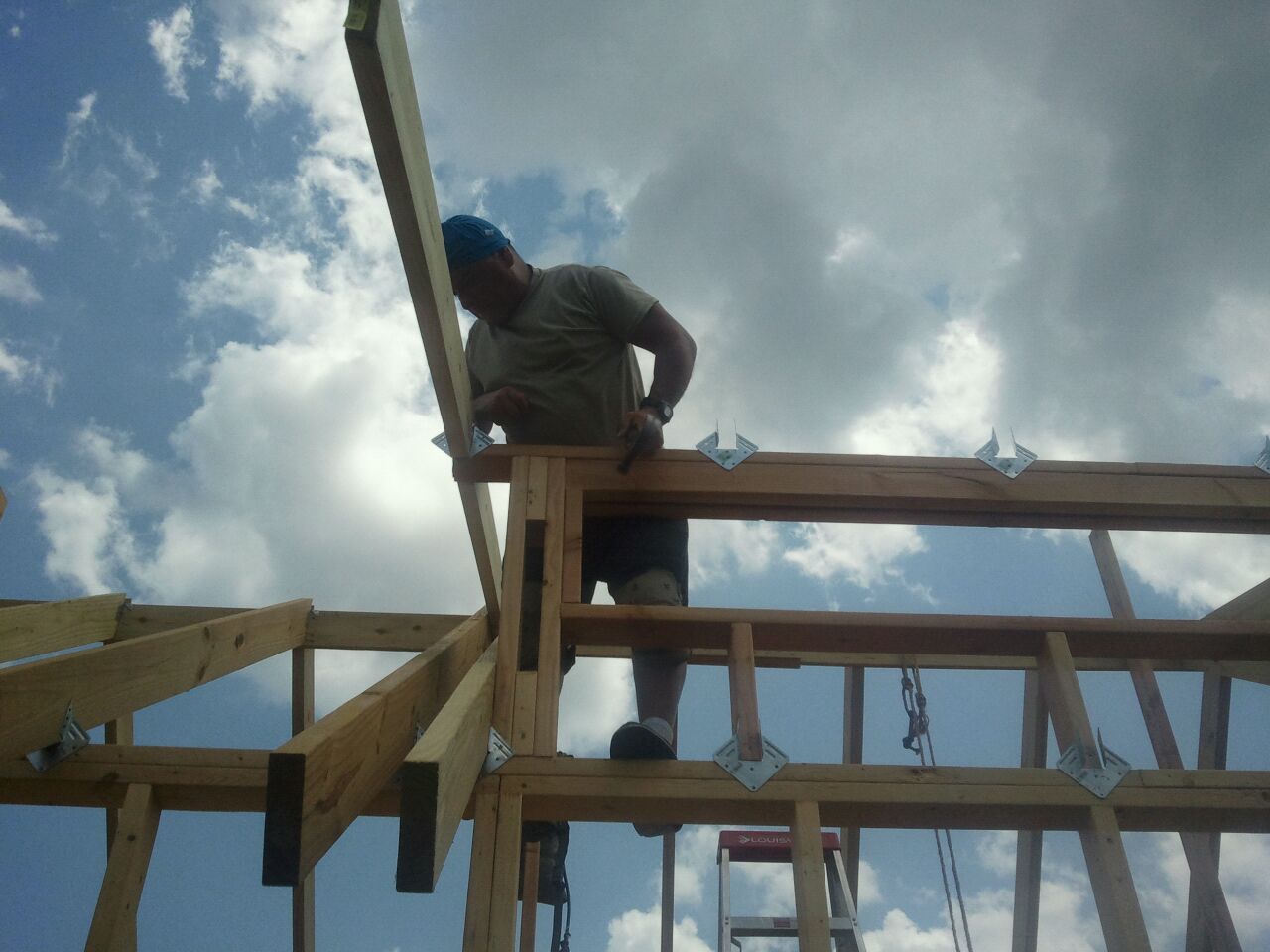 IMG-20140724-roof framing 2.jpg