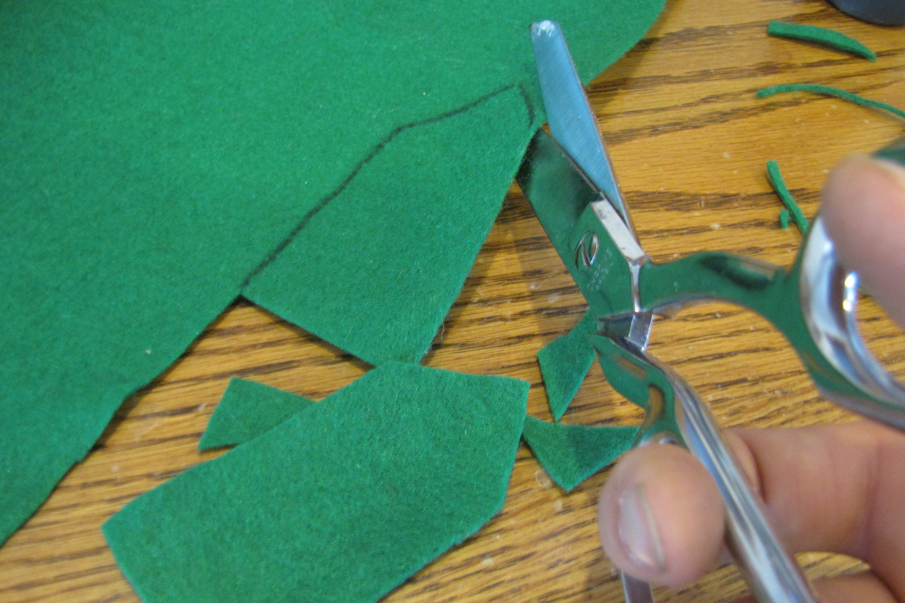 IMG_1930_Cutting_Felt.JPG