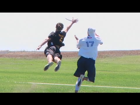 Incredible Ultimate Frisbee Play