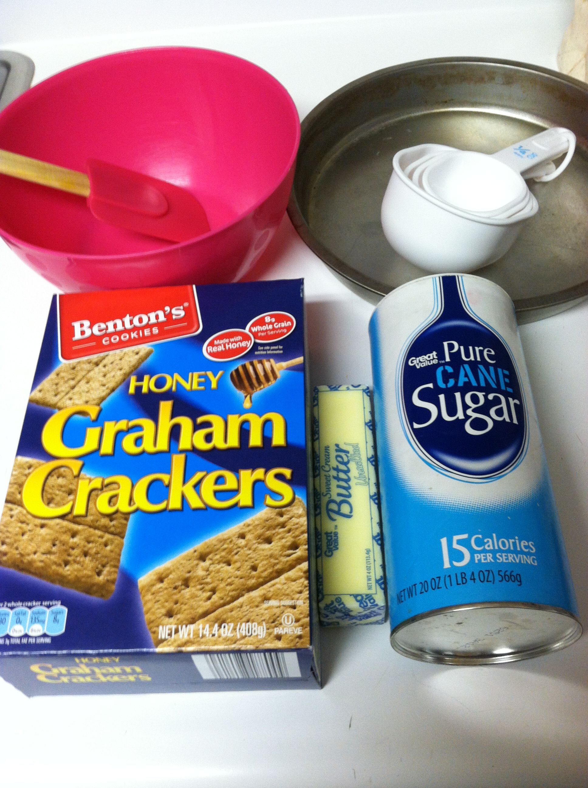 Ingredients and Materials required to prepare Graham cracker crust.JPG