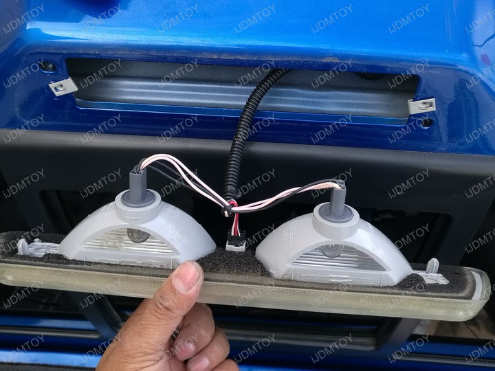 Install-Ford-F150-LED-Third-Brake-Light-02.jpg