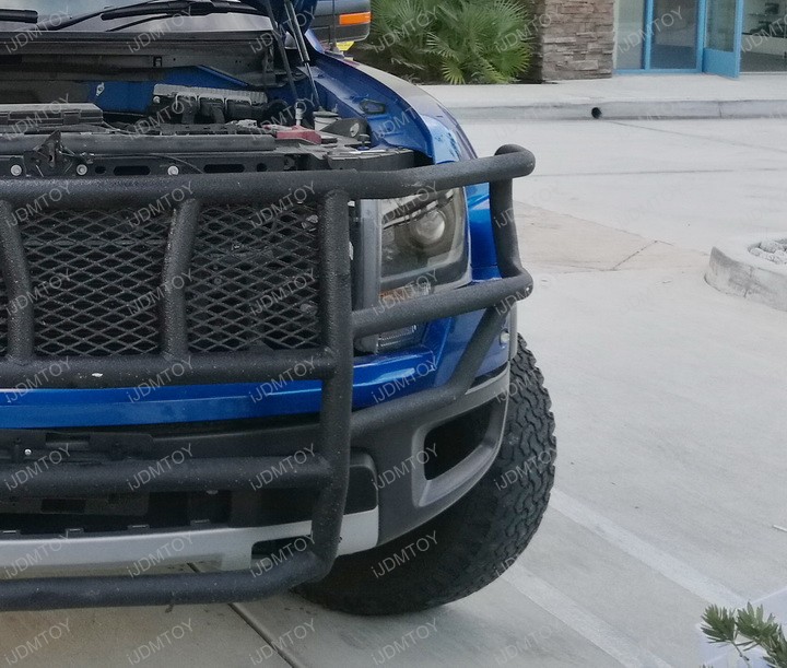 Install-Ford-Raptor-Fog-Light-01.jpg