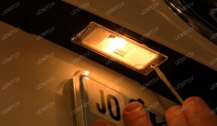 Install-LED-License-Plate-Light-01.jpg