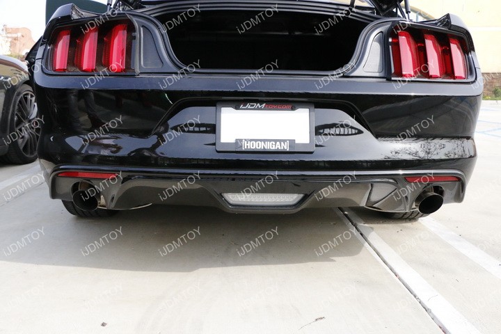 Install-iJDMTOY-Ford-Mustang-Rear-Fog-04.JPG