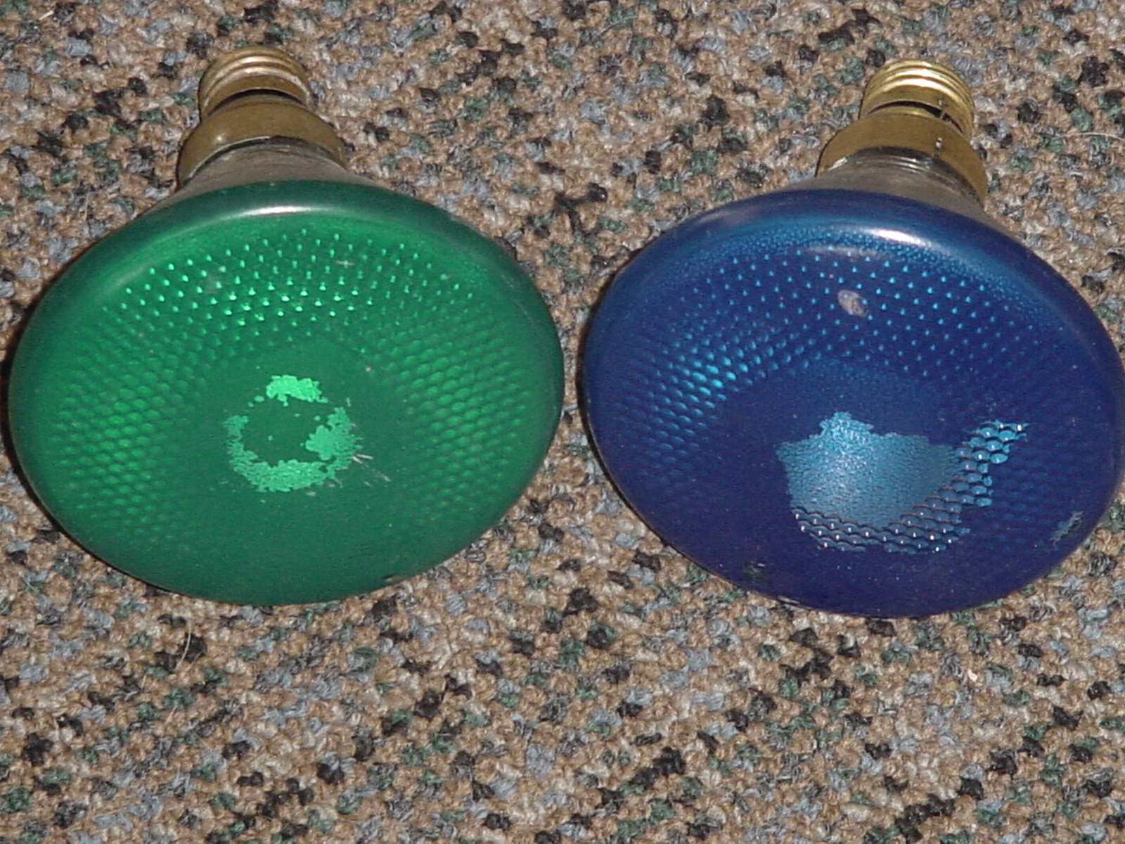 Instructable 1 (Two Crappy Bulbs).JPG