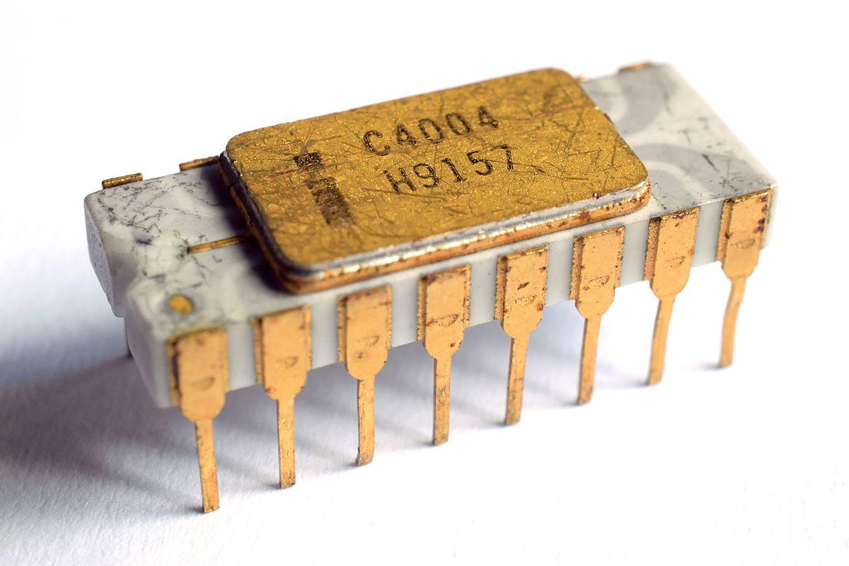 Intel_C4004(first processor).jpg