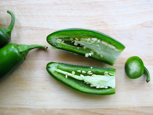 Jalapeno-sliced_1.jpg