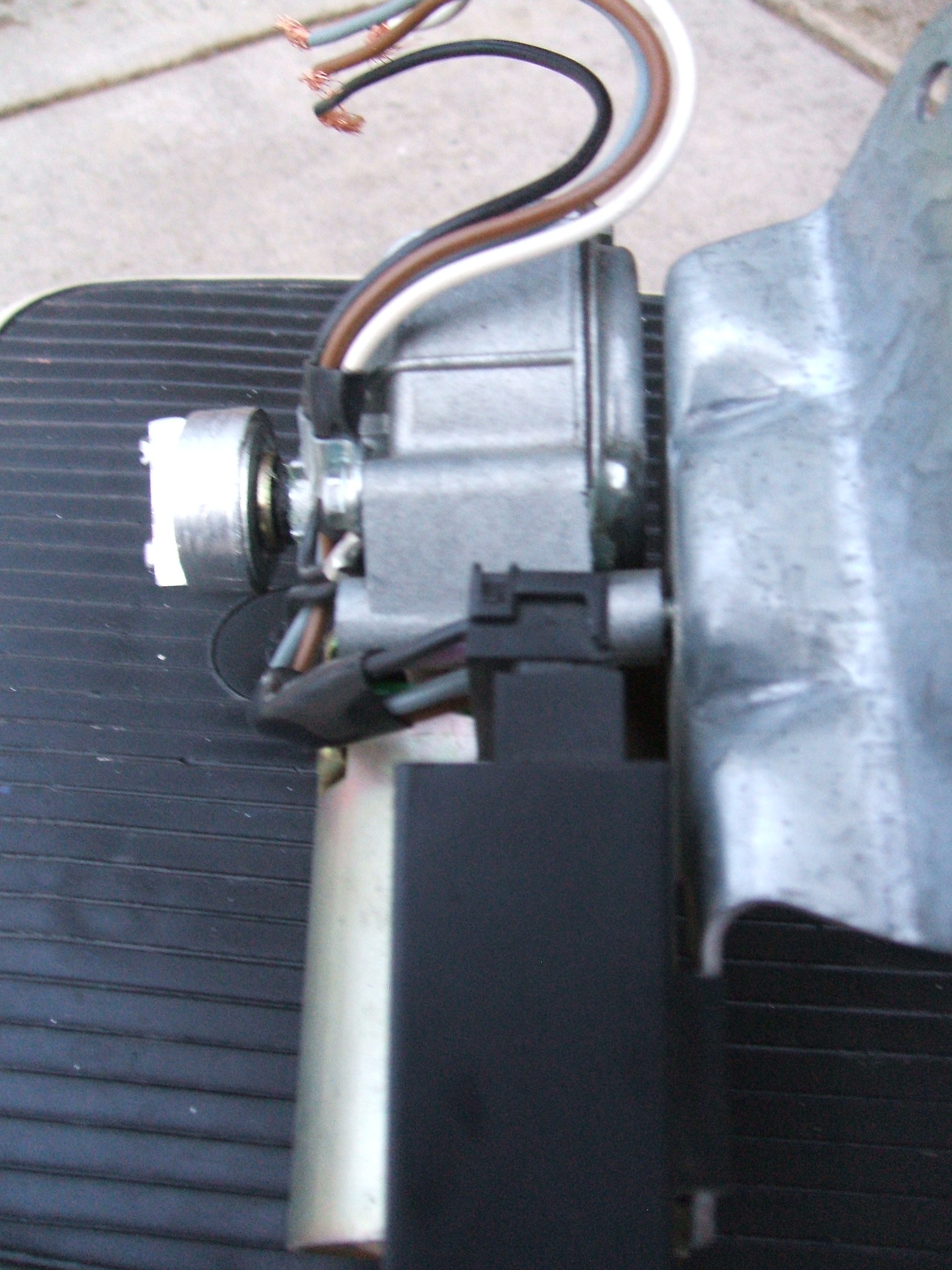 Jeep wiper motor with mount.JPG