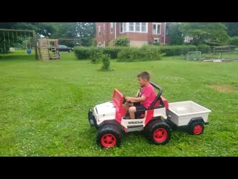 Jurassic Park Jeep Power Wheels in action!