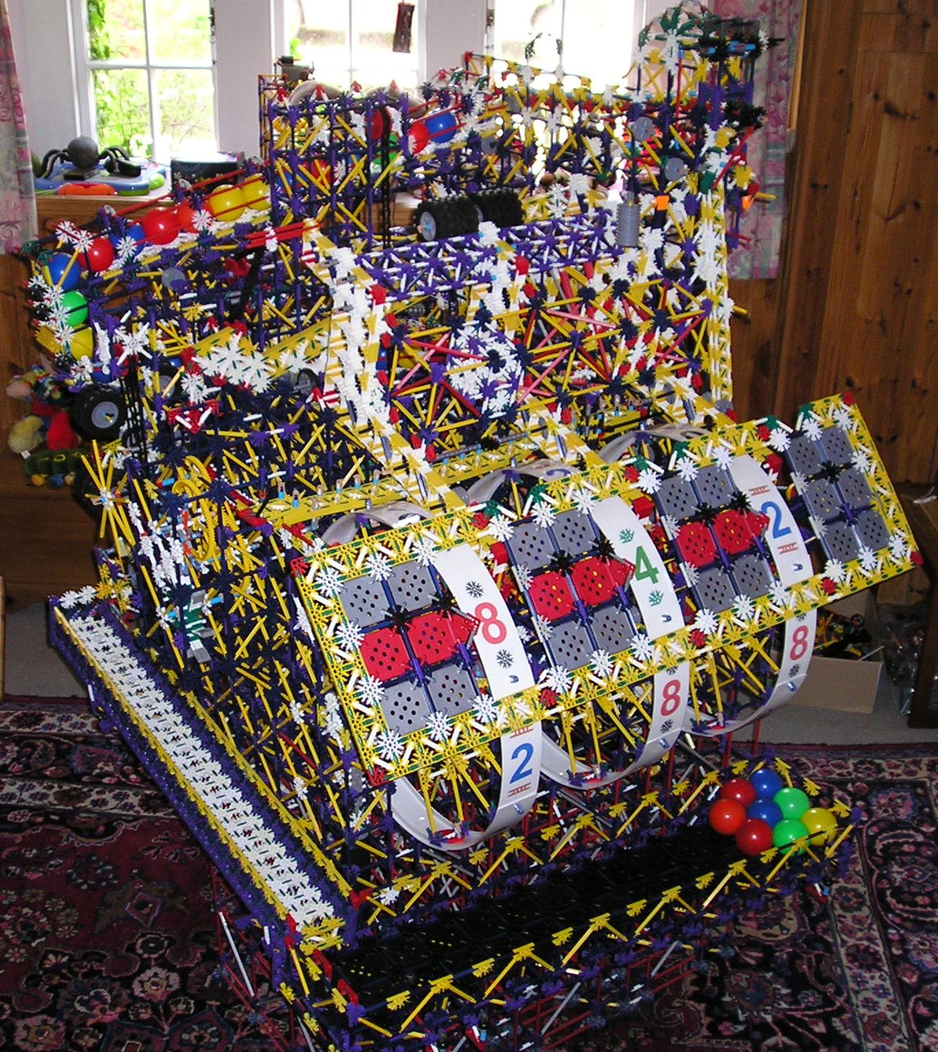 K'Nex Fruit Machine (Front Top Left).JPG