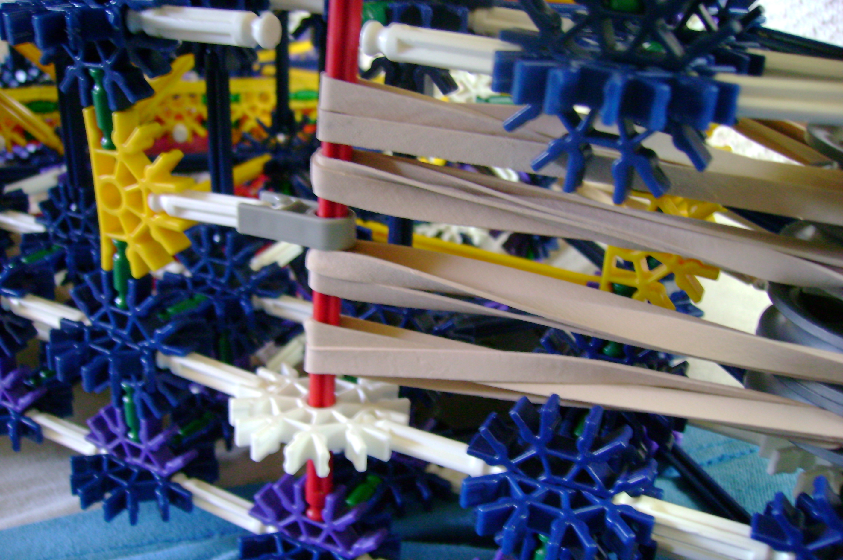 K'nex Cannon---Stringing 012.jpg