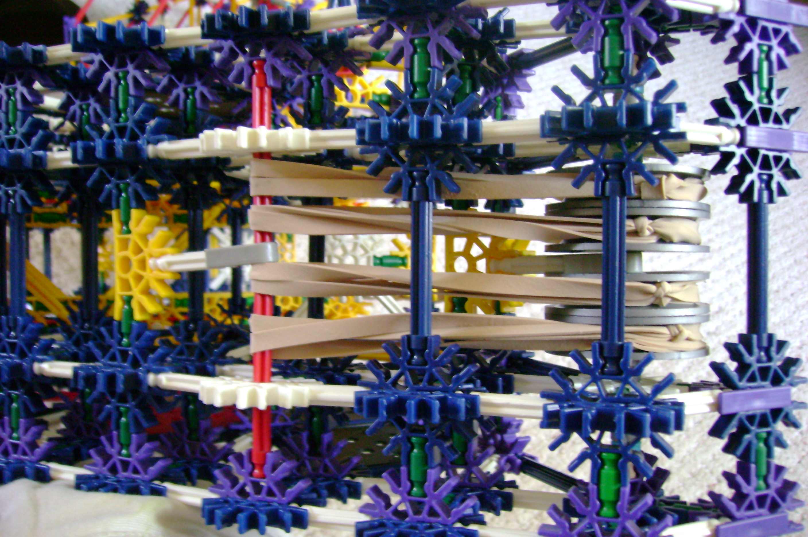 K'nex Cannon---Stringing 013.jpg