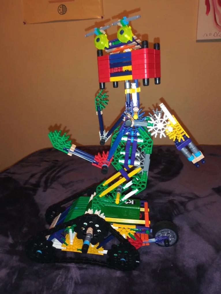 K NEX Johnny 5 smile.jpg