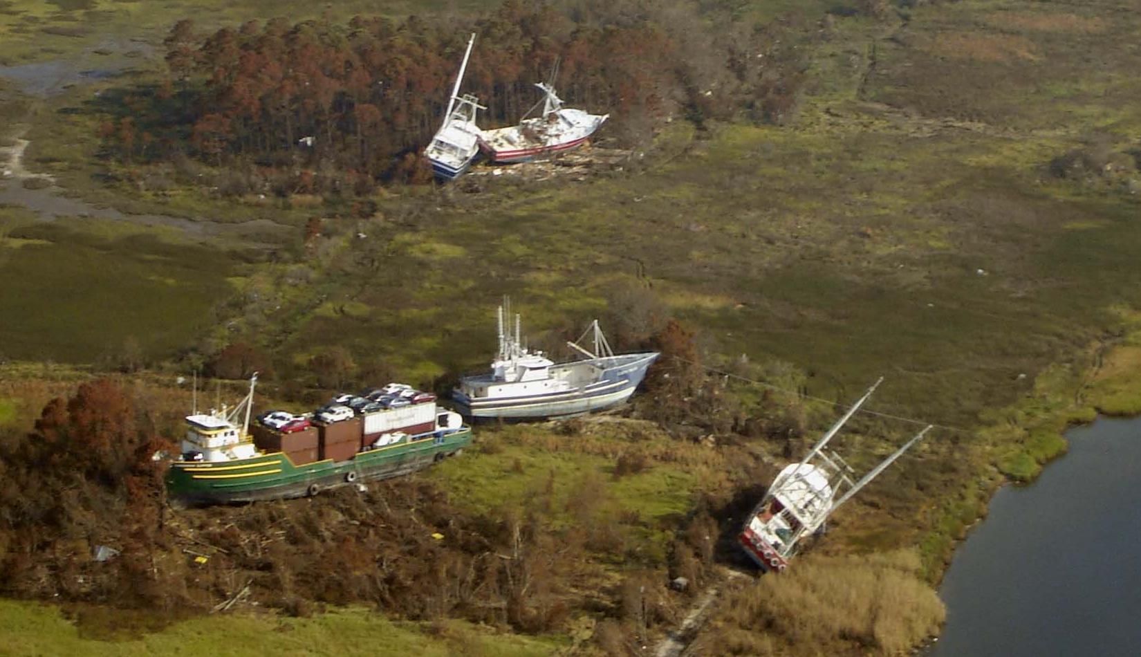 Katrina_Bayou_La_Batre_2005_boats_ashore.jpg