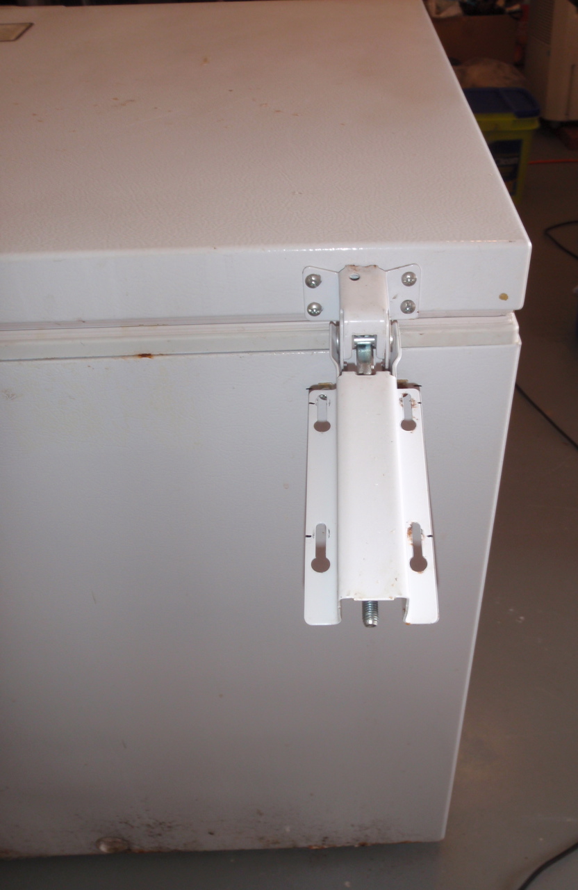 Kegerator 10-30-10 - 012.jpg