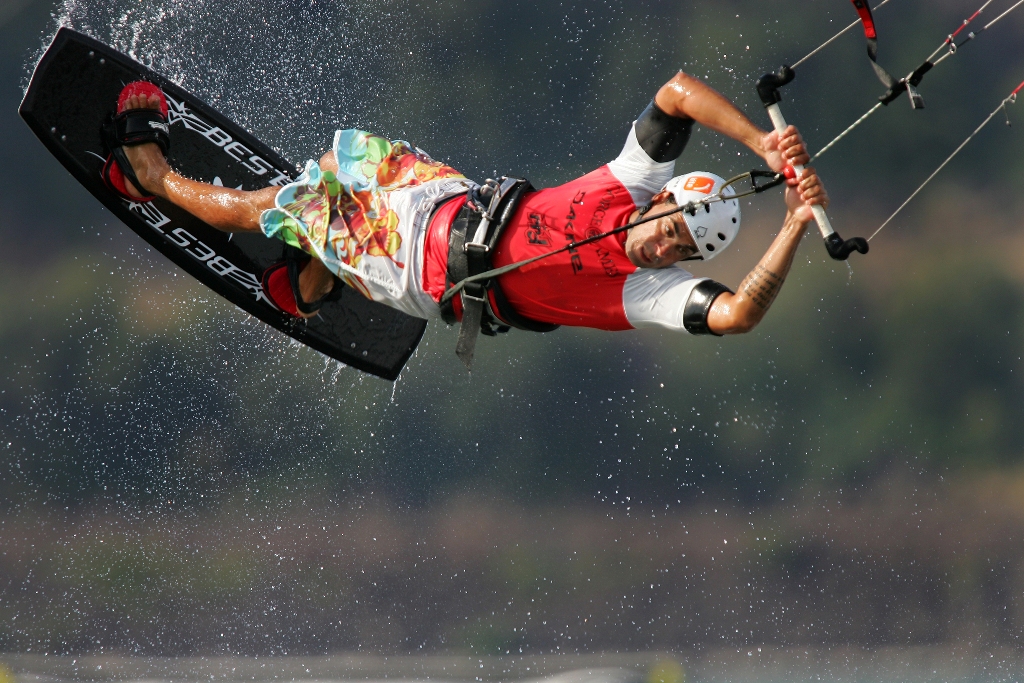 Kitesurfing_ColumbiaRiver.jpg