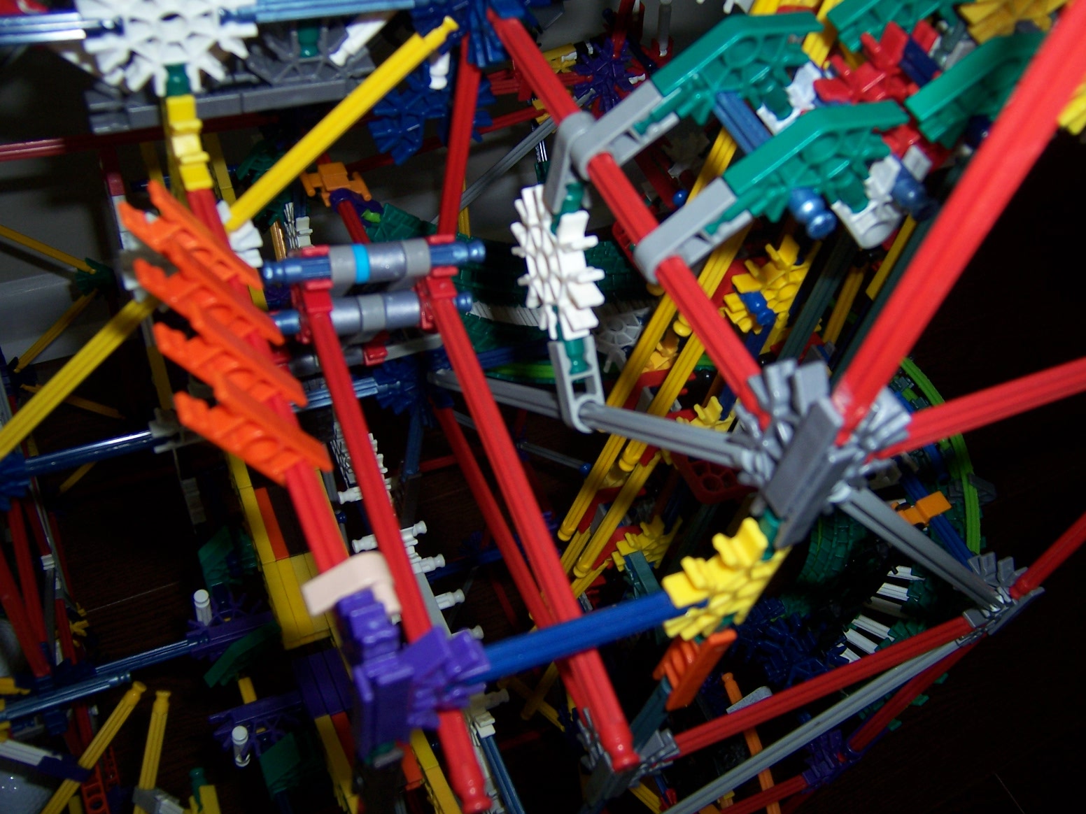 Knex Ball Machine Parallax 032.jpg