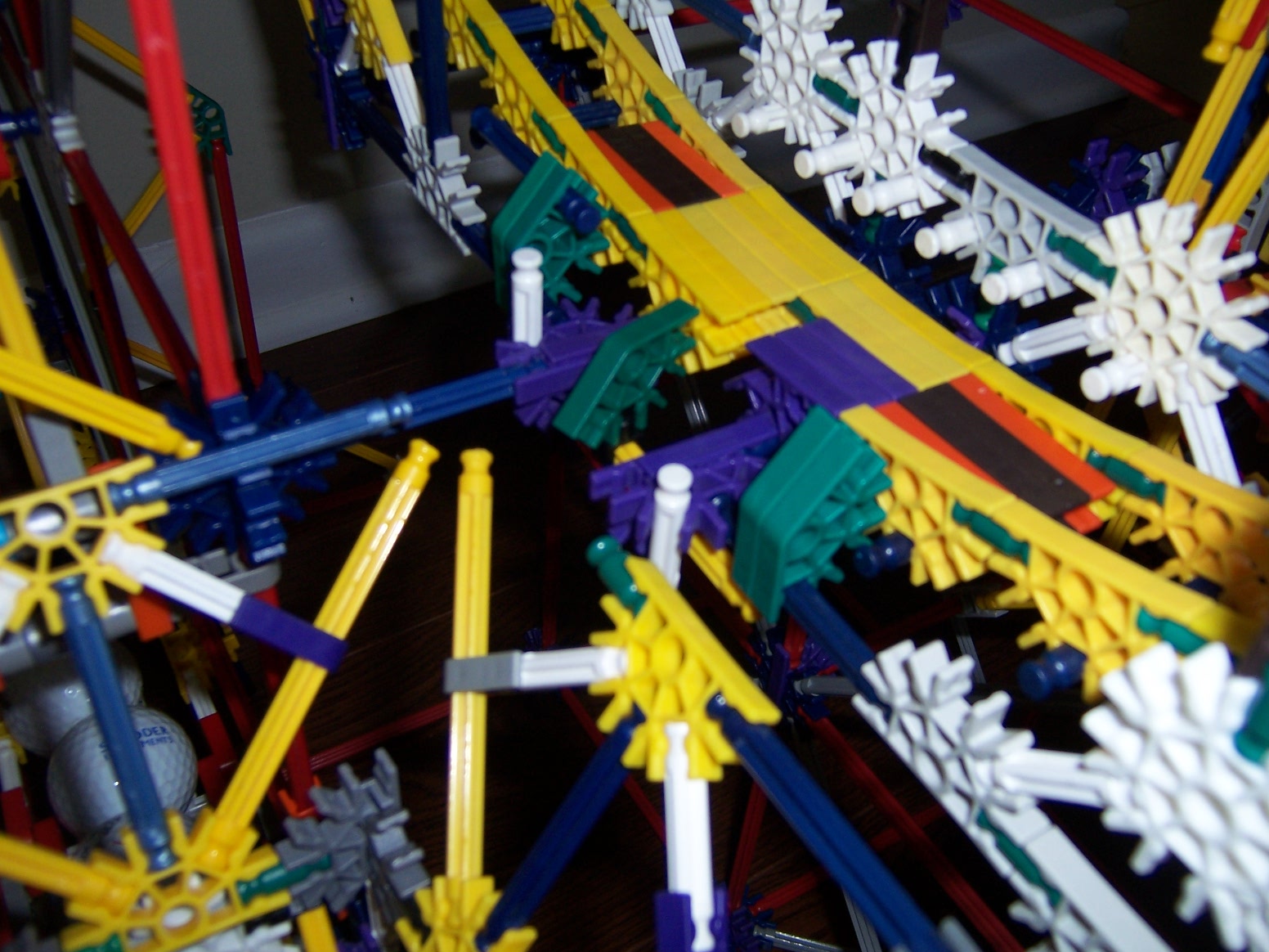 Knex Ball Machine Parallax 043.jpg