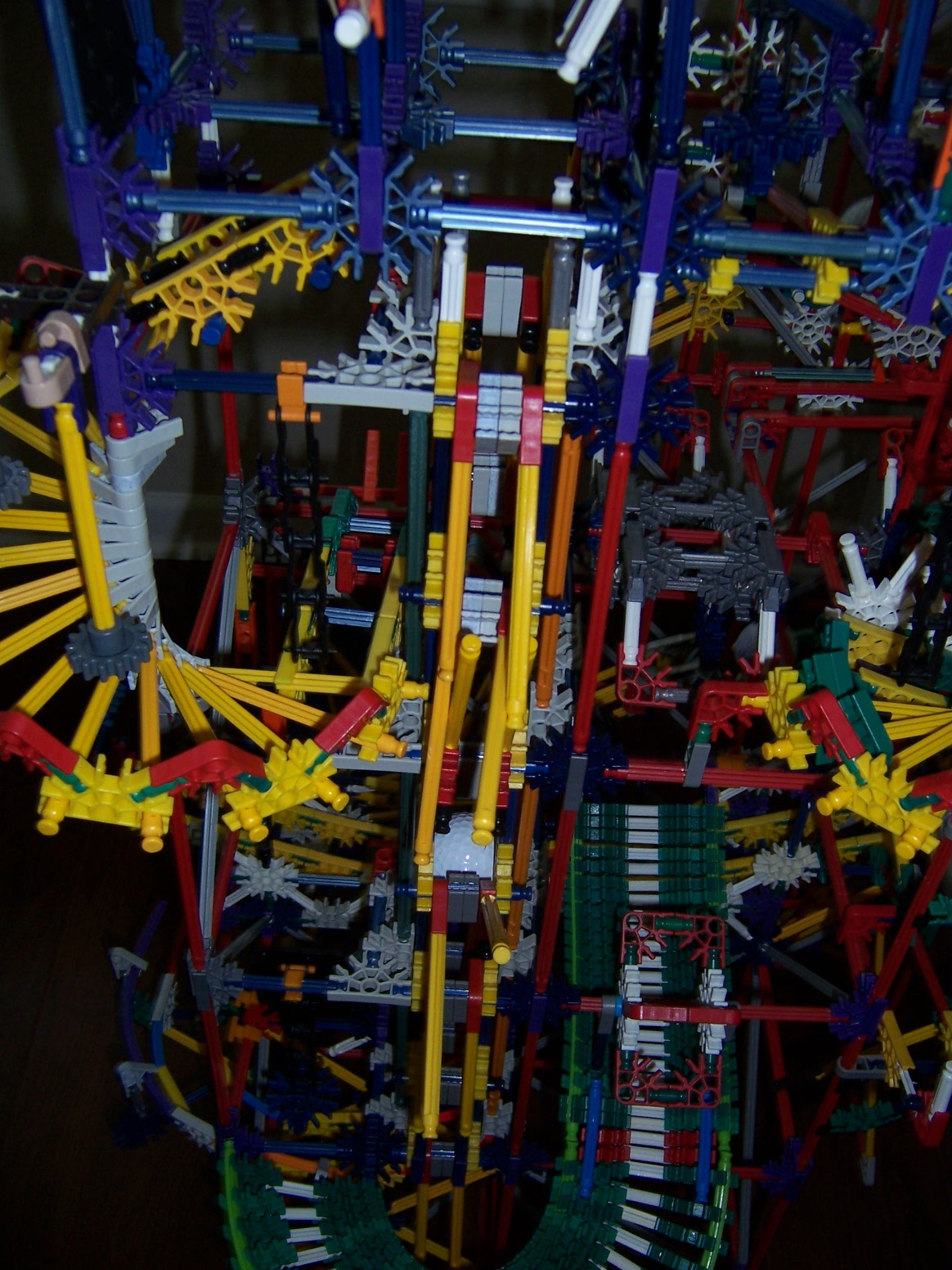 Knex Ball Machine Parallax 047.jpg