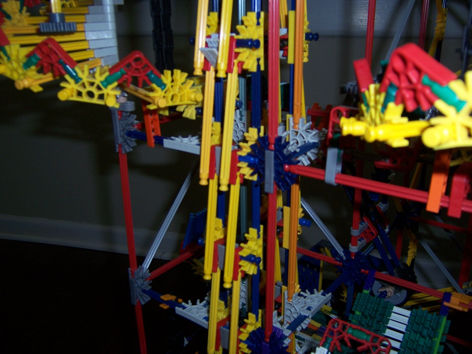 Knex Ball Machine Parallax 052.jpg