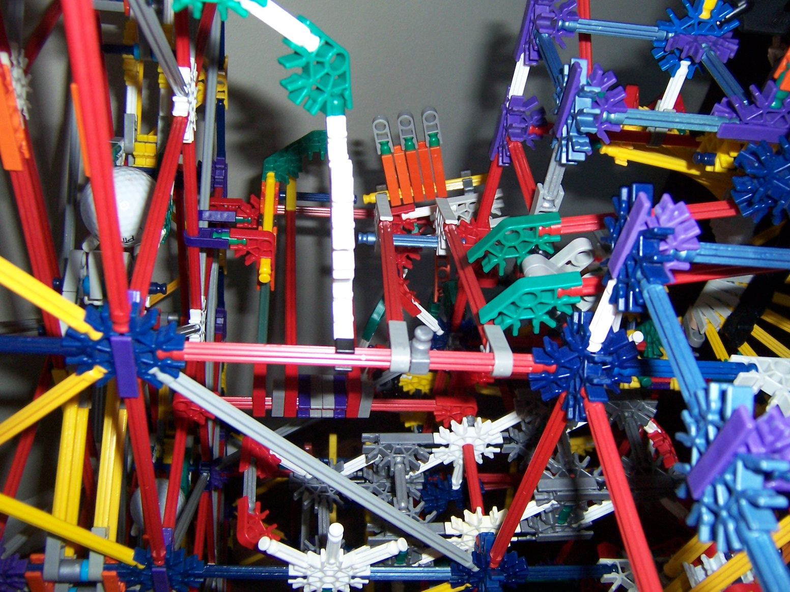 Knex Ball Machine Parallax 061.jpg