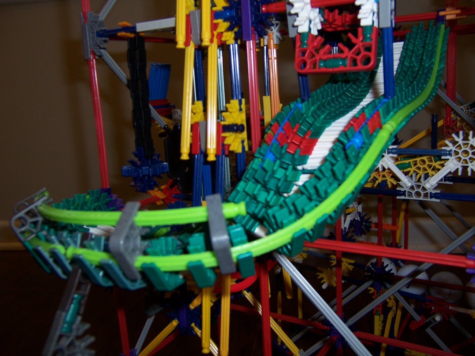 Knex Ball Machine Parallax 083.jpg