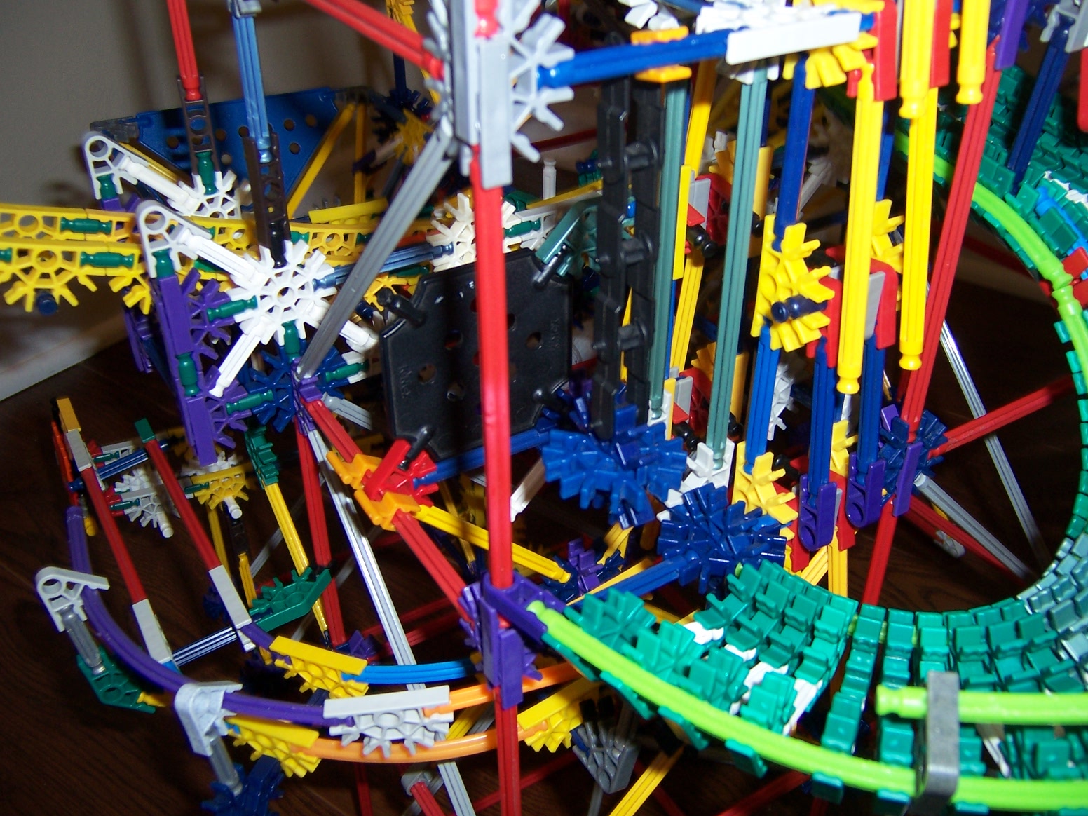 Knex Ball Machine Parallax 085.jpg