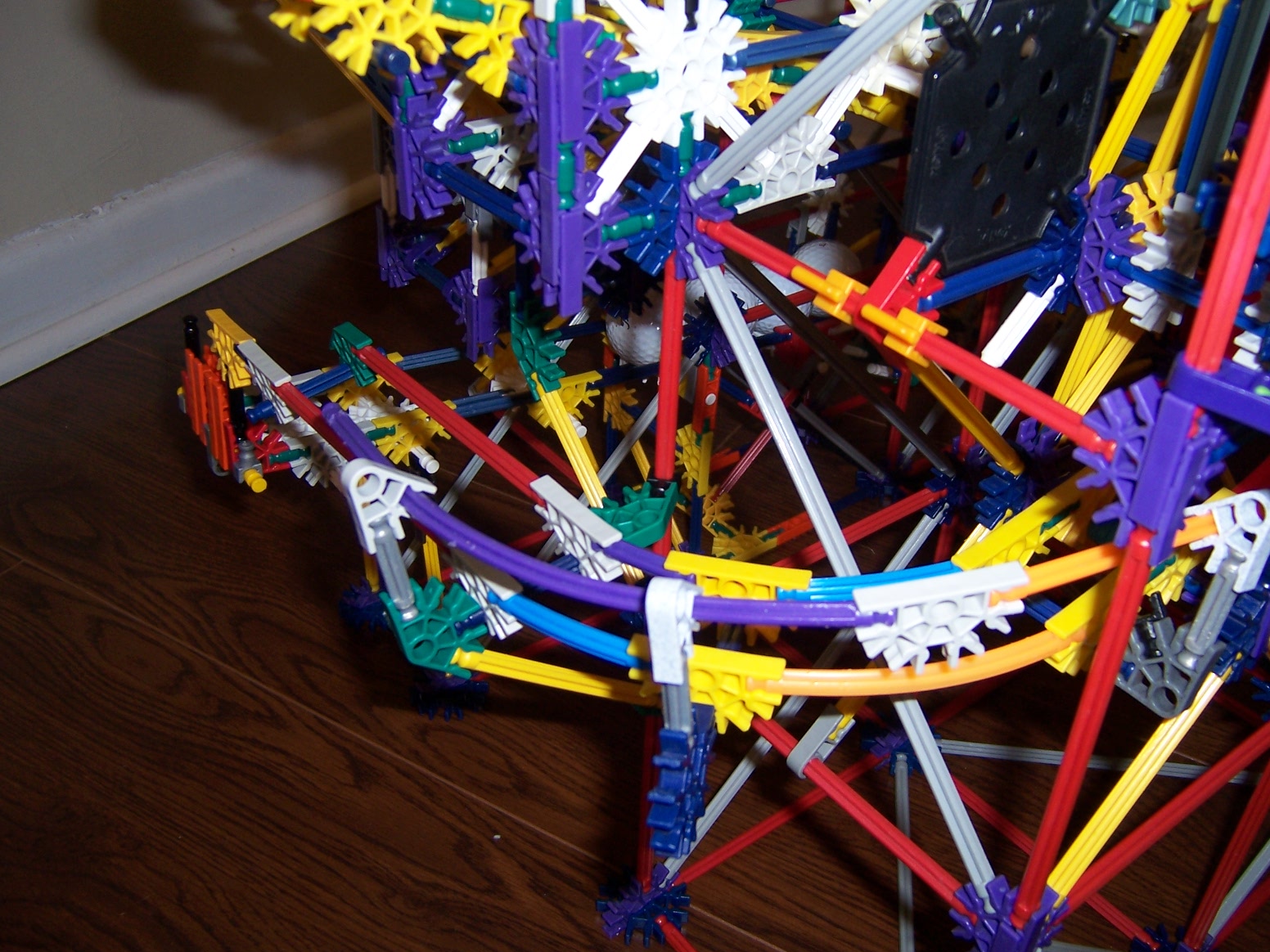 Knex Ball Machine Parallax 088.jpg