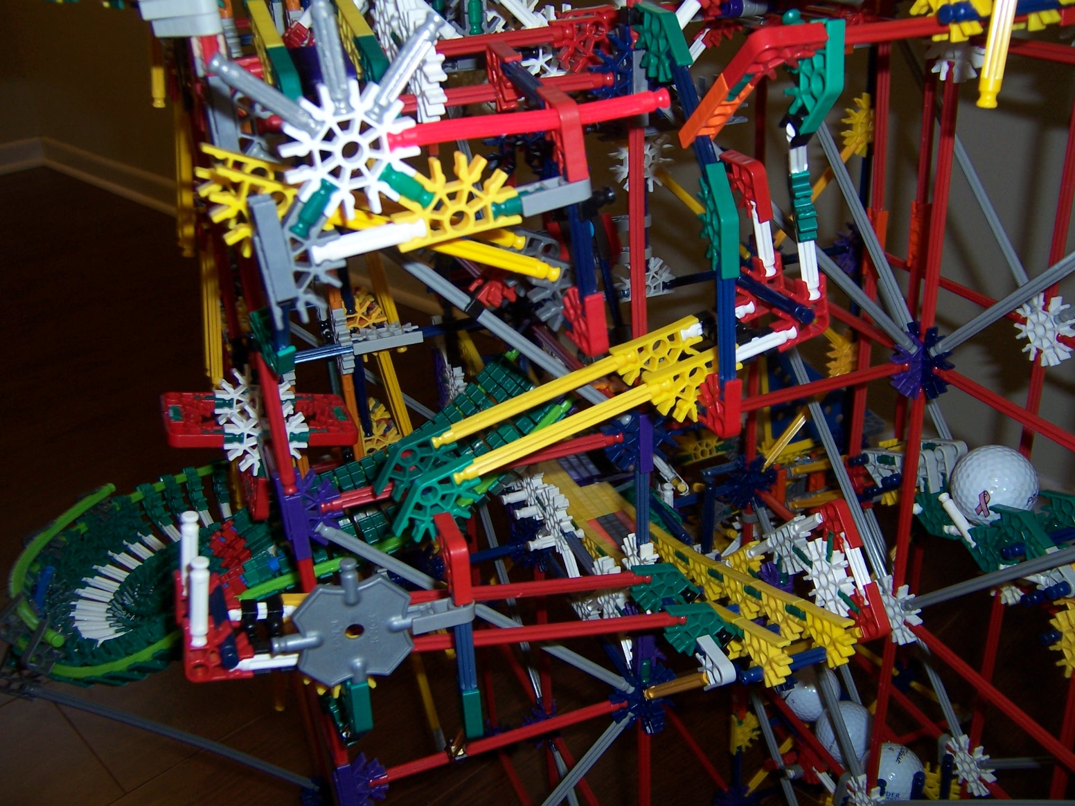 Knex Ball Machine Parallax 096.jpg