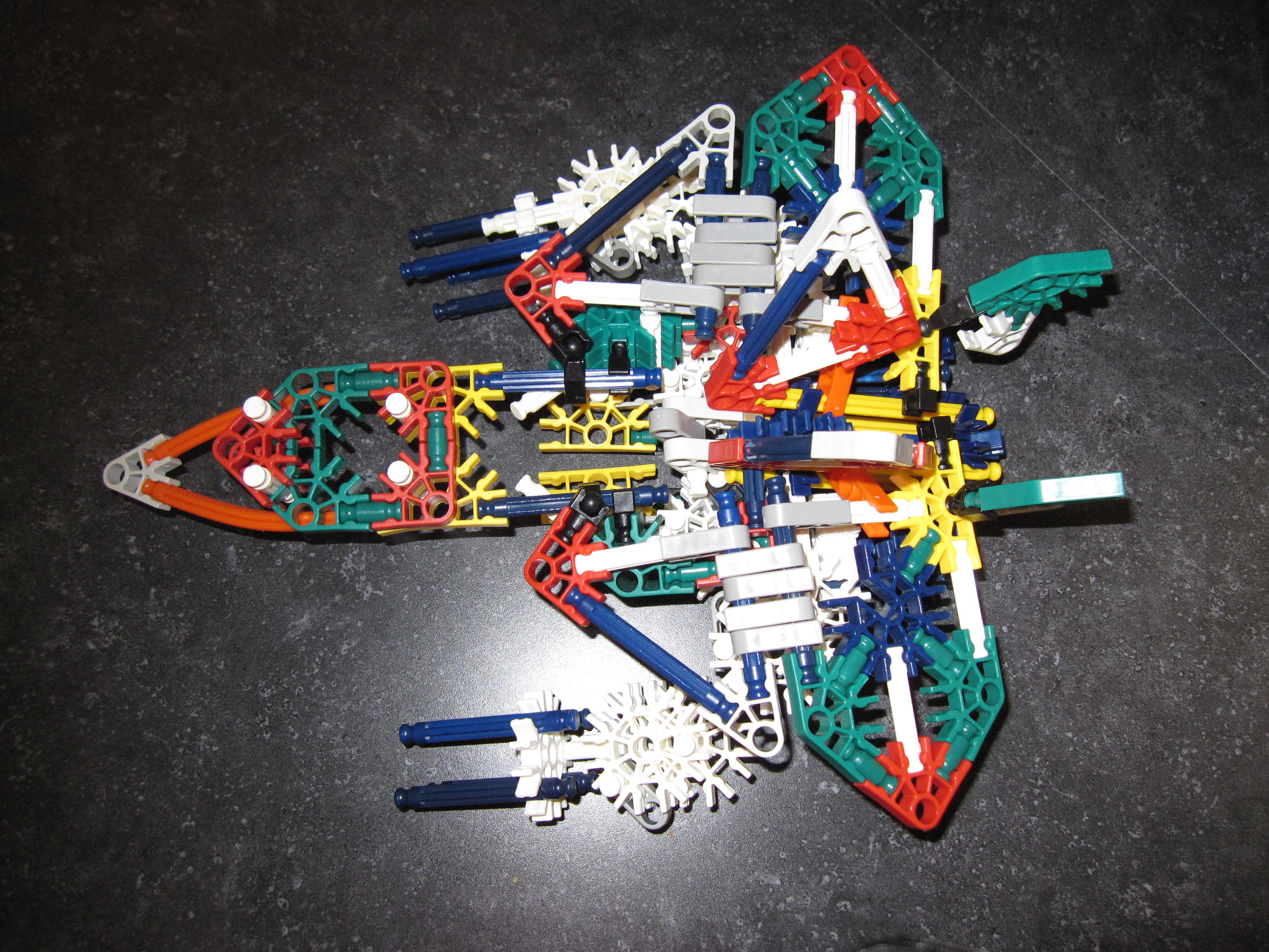 Knex Starscream 006.jpg