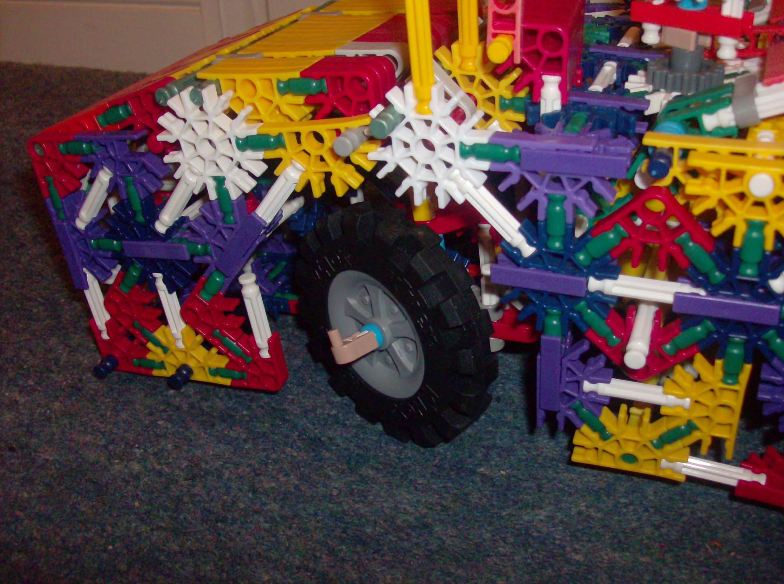 Knex bulldozer (11).JPG