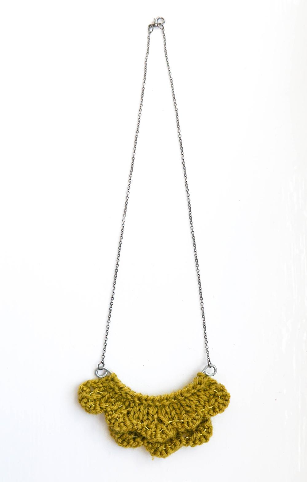 Knitted Necklace 8a.jpg