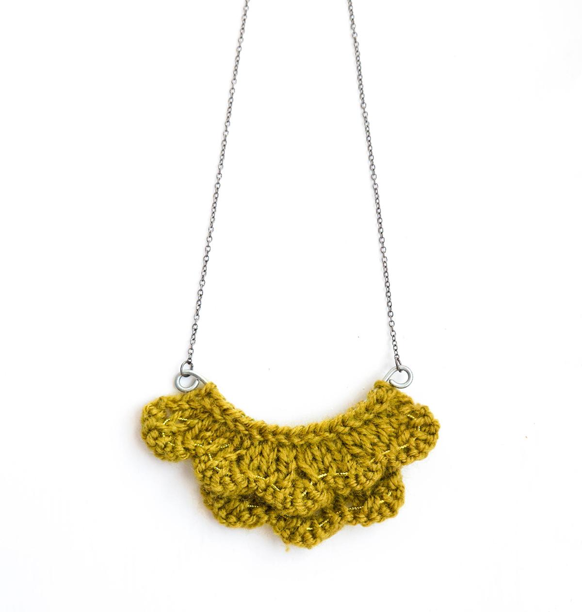 Knitted Necklace 8b.jpg