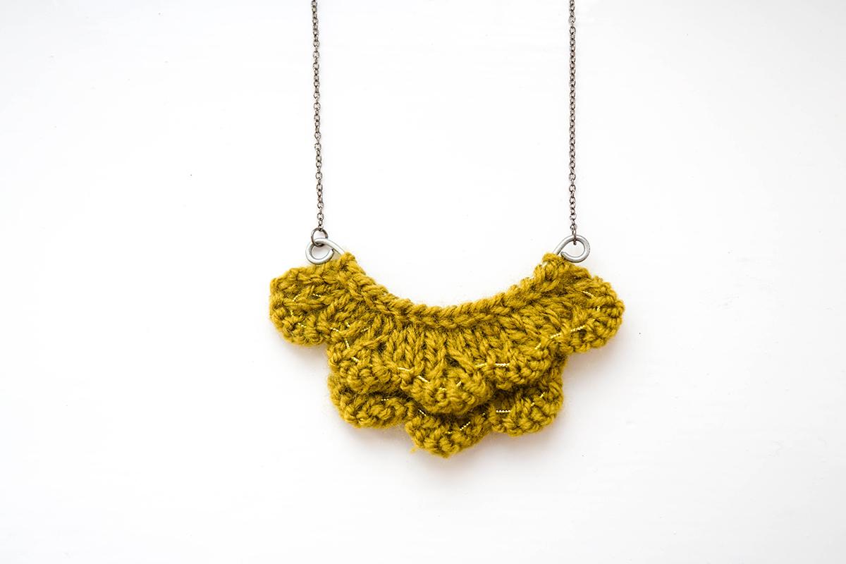 Knitted Necklace 8e.jpg