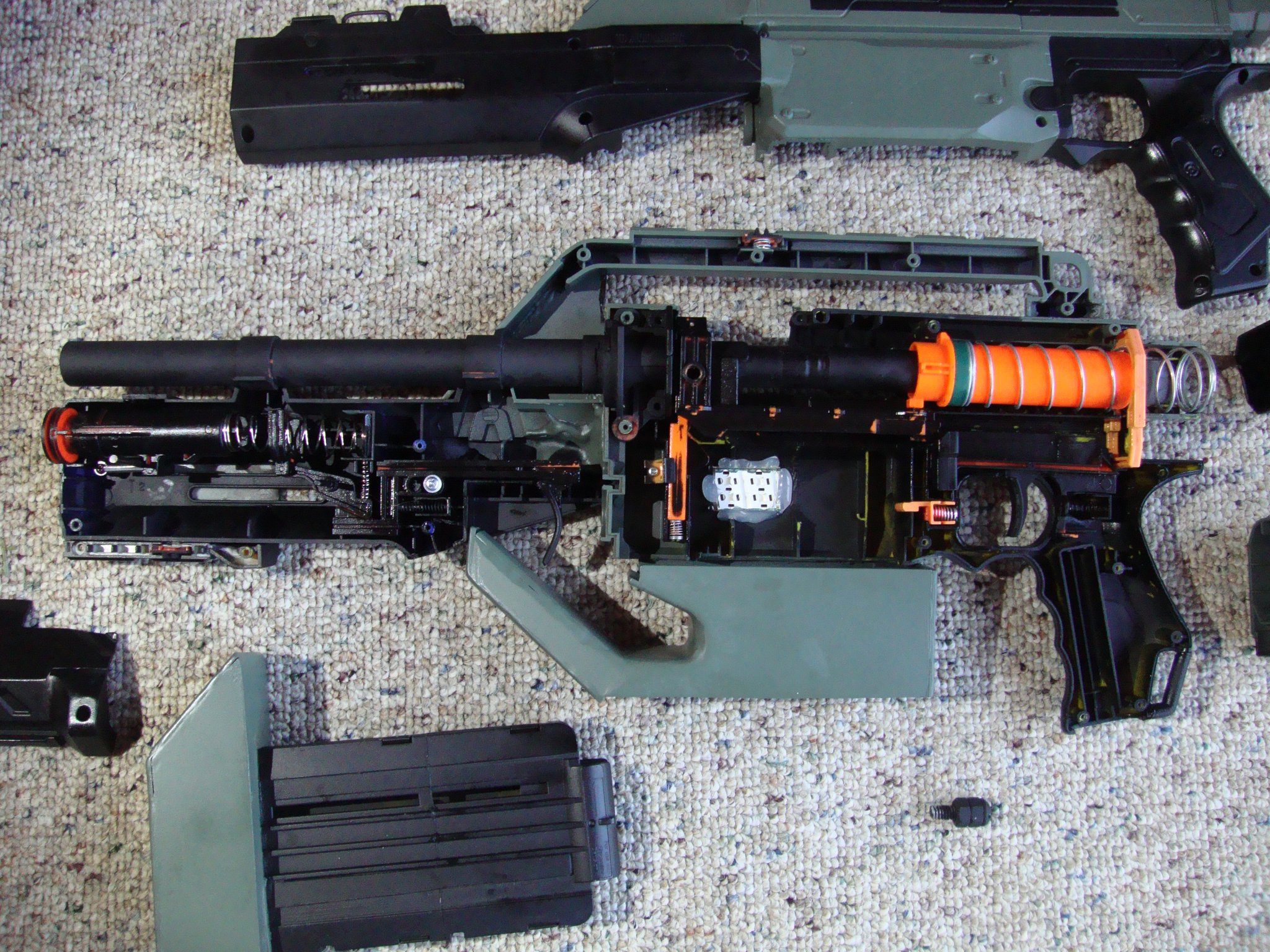 Kyle's m41a pulse rifle completed internals.jpg