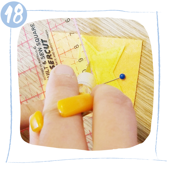 L'Atelier de B&eacute;ryl - Tutoriels pour Quiet Books - Blog - Page formes g&eacute;om&eacute;triques - &eacute;tape 18 - d&eacute;coupe boutonni&egrave;re.png