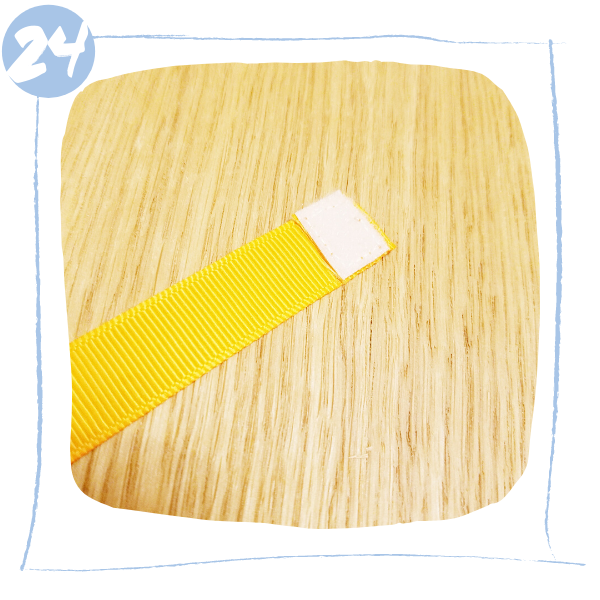 L'Atelier de B&eacute;ryl - Tutoriels pour Quiet Books - Blog - Page formes g&eacute;om&eacute;triques - &eacute;tape 24 - couture velcro bis.png