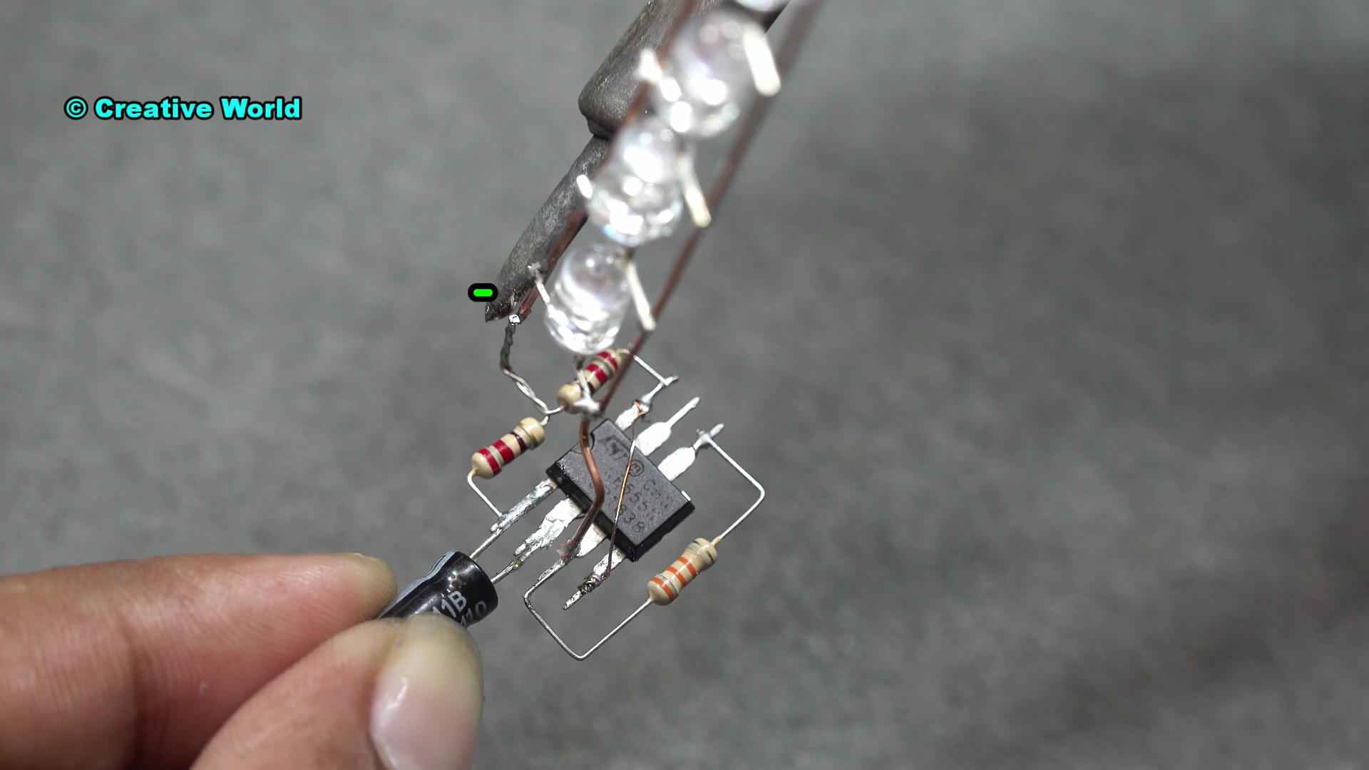 LED Chaser - Single Line LED Chaser Circuit Using NE555.mp4_000086753.png