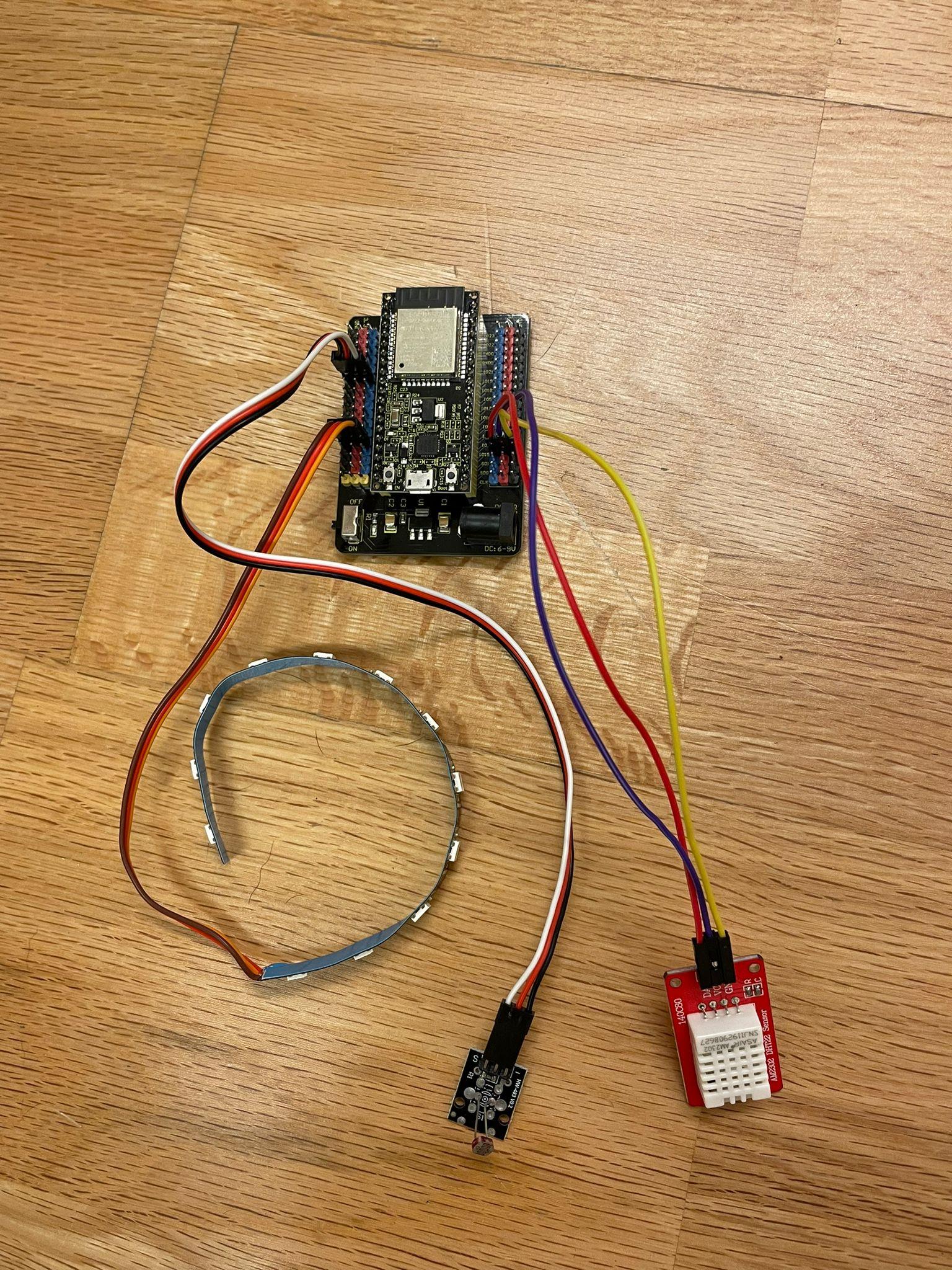 LEDs light and humidty sensors Connected.jpeg