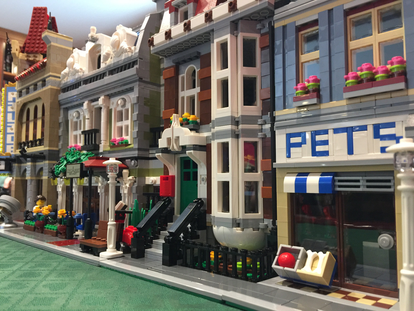 LEGO pet shop.JPG