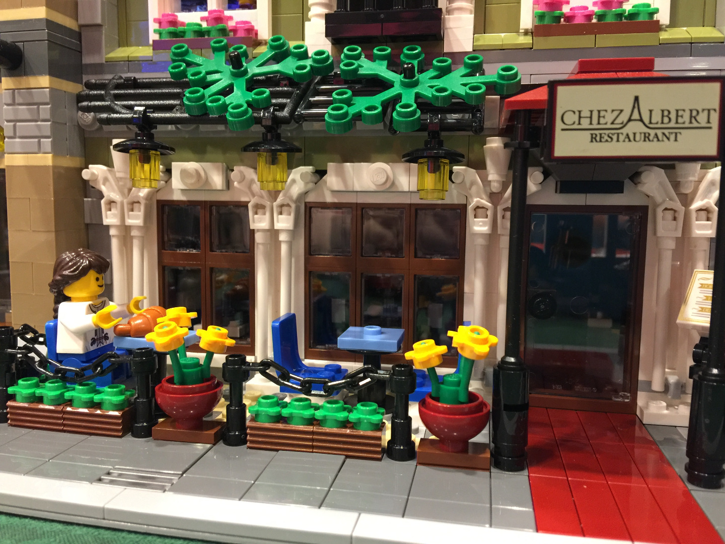 LEGO restaurant.JPG