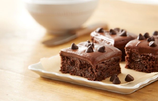 Lam banh kem brownies phong cach y.jpg