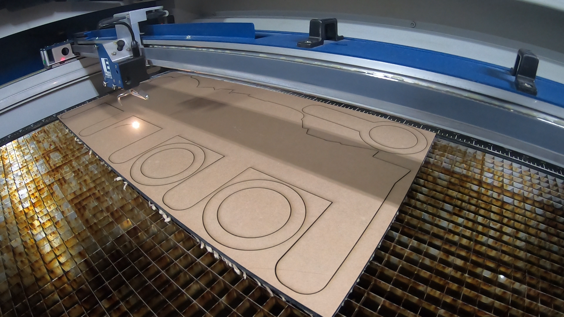 Laser cutting.png