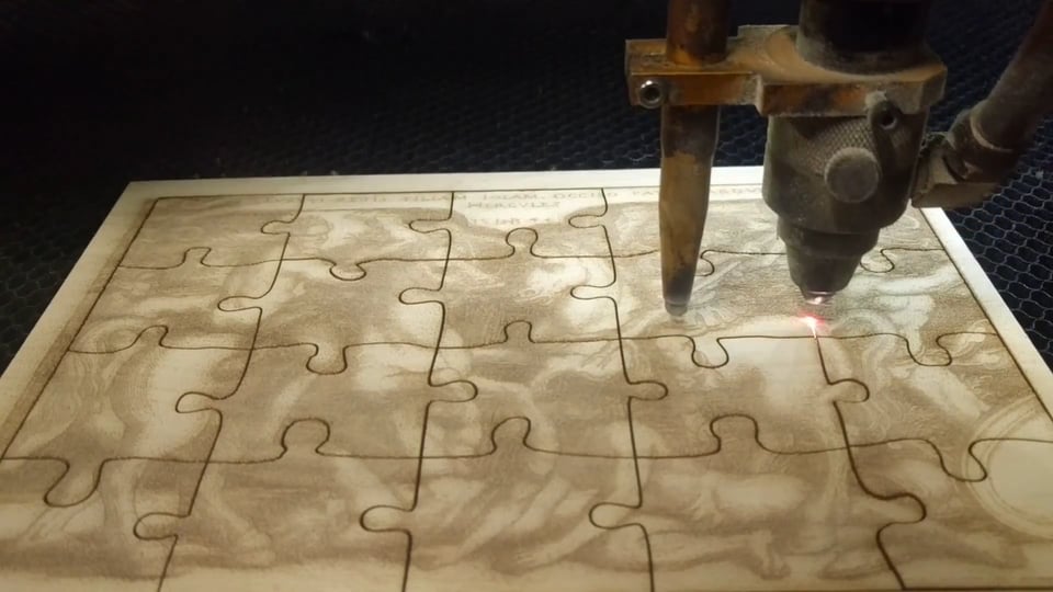 Laser-cut jigsaw puzzle