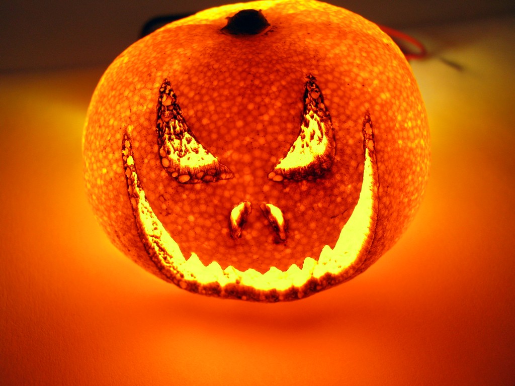 Laser_Etched_Halloween_Orange_with_LED_628.JPG