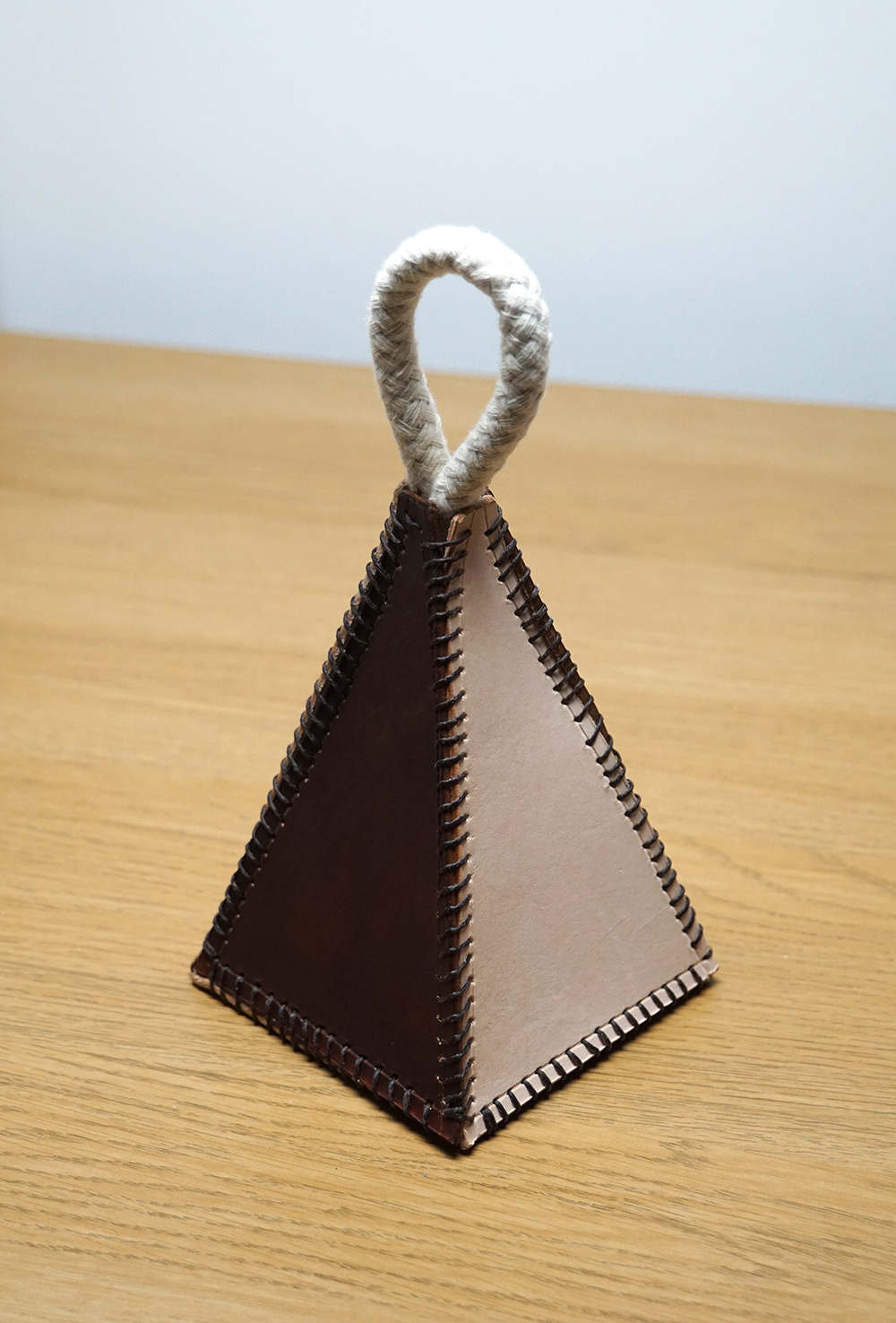 Leather Doorstop 30i.jpg